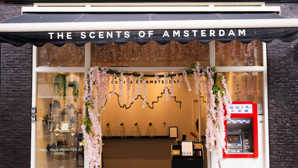 Winkel van The Scents of Amsterdam met open gevel in Amsterdam