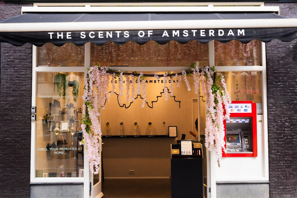 Winkel van The Scents of Amsterdam met open gevel in Amsterdam